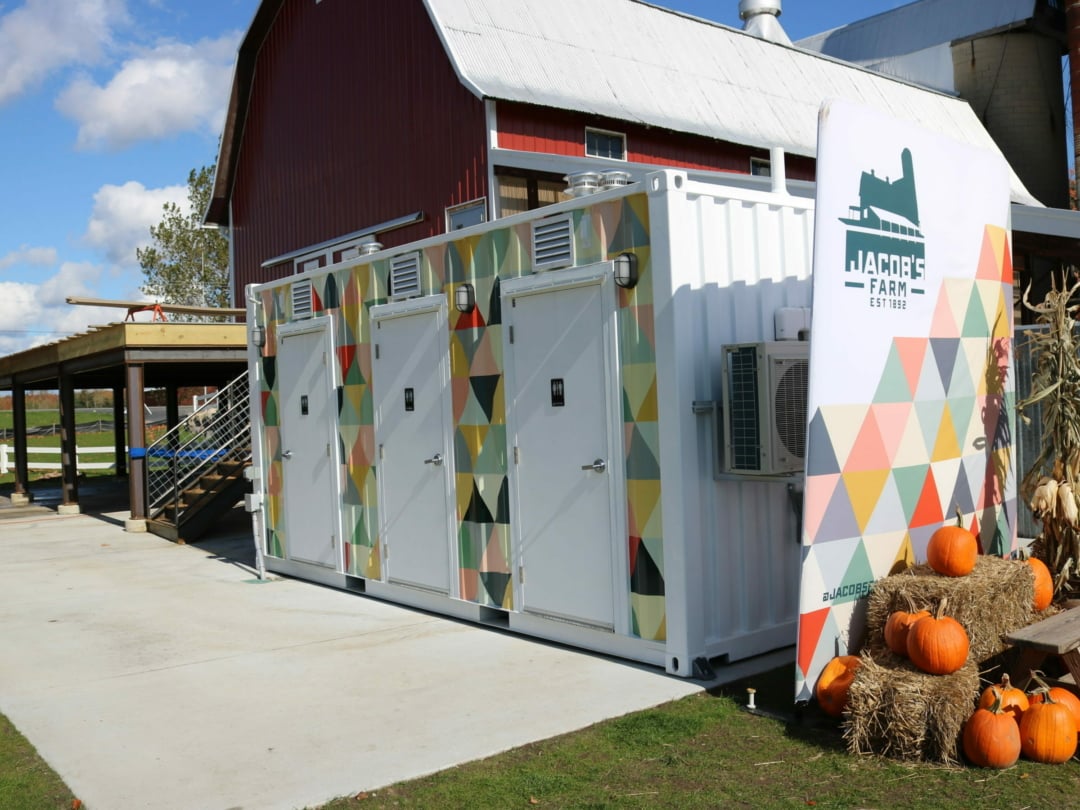 Box Pop Jacobs Corn Maze Mobile Restroom 16 2880x1800