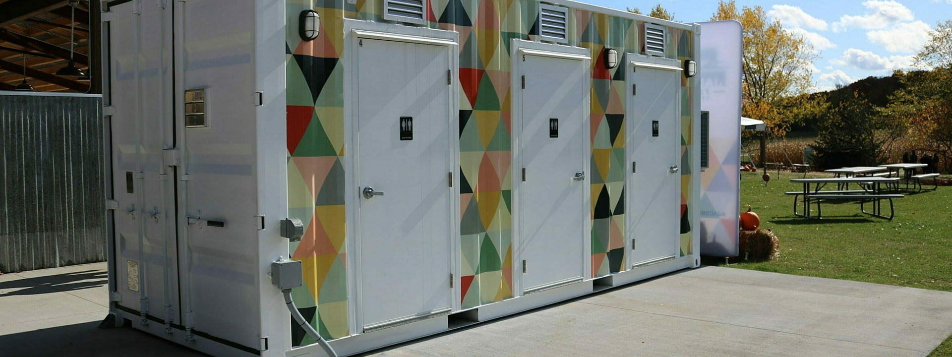 Box Pop Jacobs Corn Maze Mobile Restroom 13 2880x1800