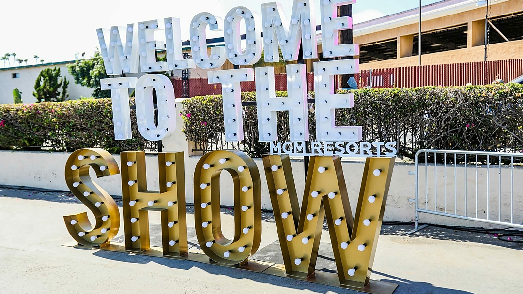 Letters at the Octagon Kaaboo MGM Resorts BoxPop® activation that say Welcome to the Show