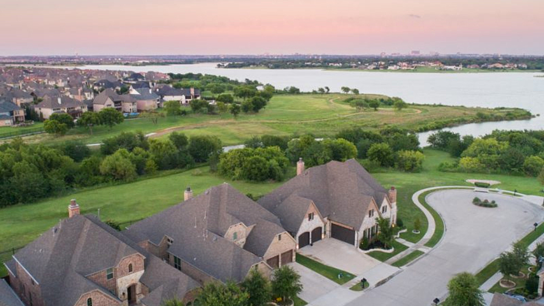 Houses on the old american golf course